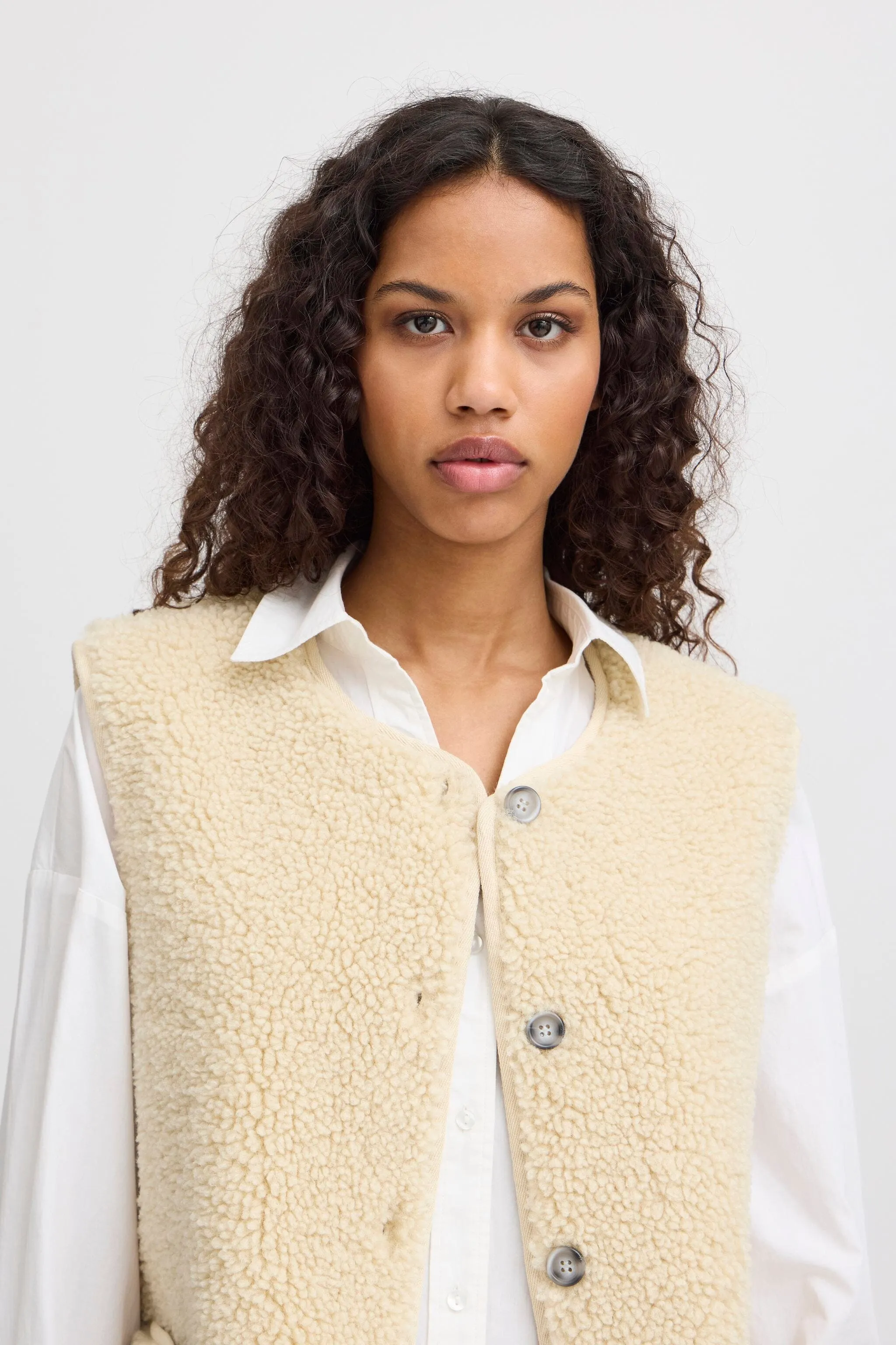 ALMOND MILK SHERPA VEST