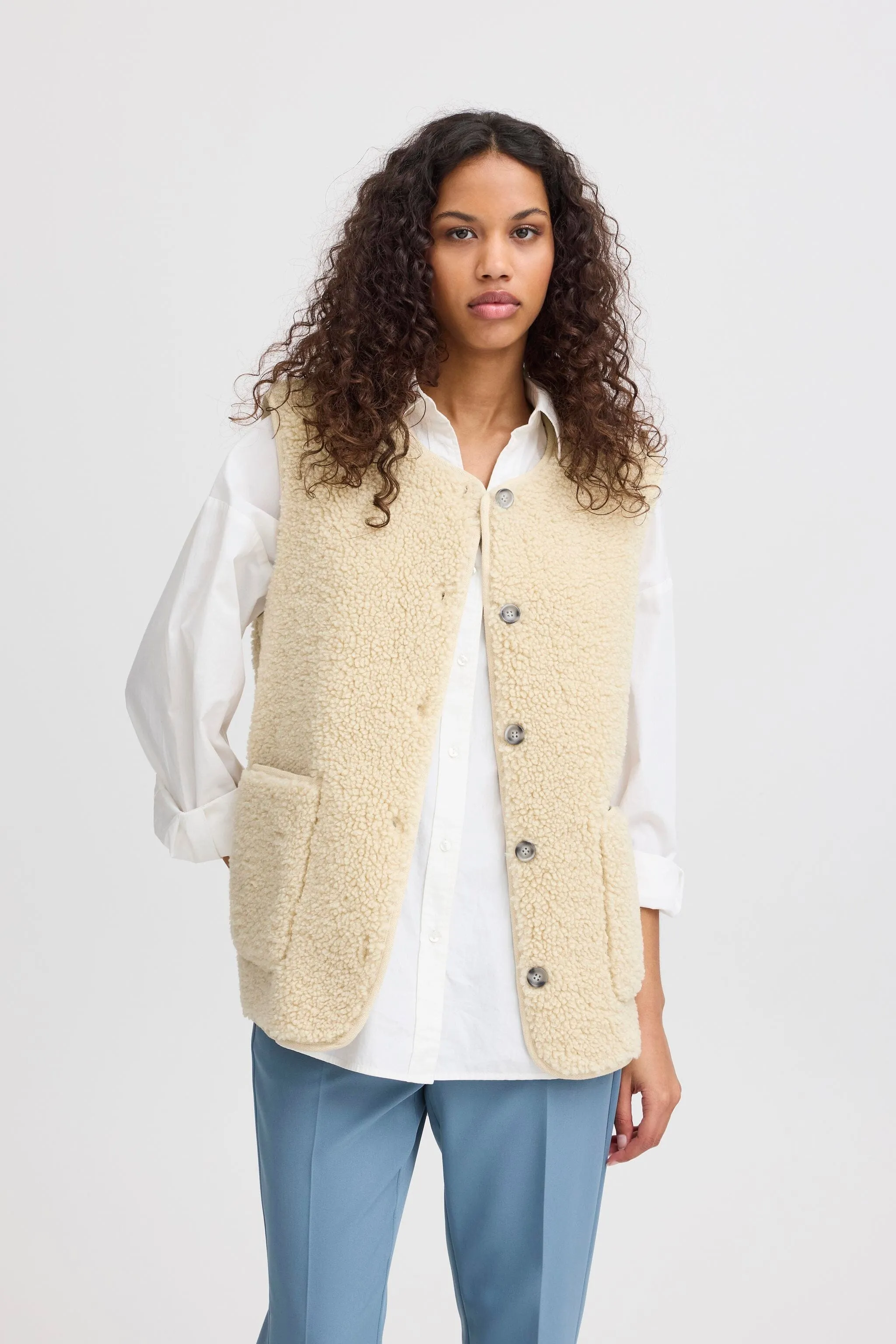 ALMOND MILK SHERPA VEST