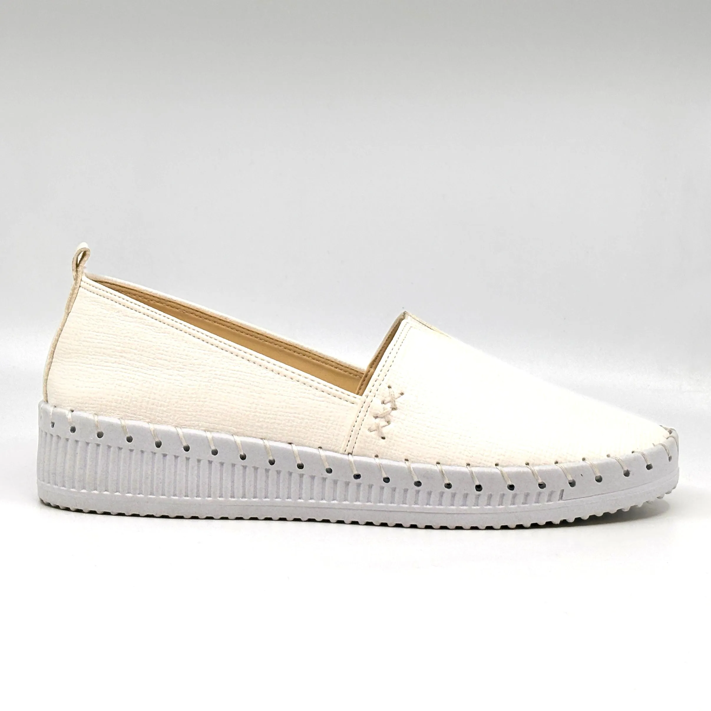 Logan- thick heel